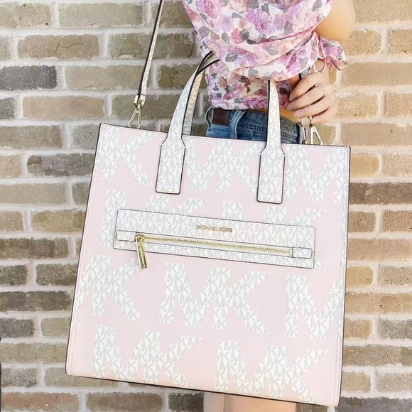 Gaby’sBags💕NWT Michael Kors XL Tote Satchel - Picture 3 of 3